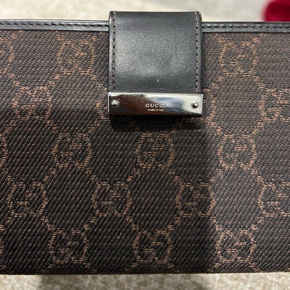 Authentic Gucci Wallet - Picture 5 of 14